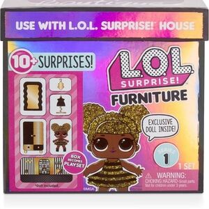L.O.L. Surprise! Furniture Set Boutique with Exclusive Doll -